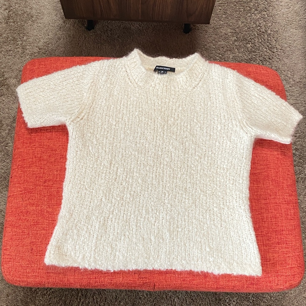 Ellen Tracy Mohair Wool Silk Blend fluffy Short Sleeve Sweater